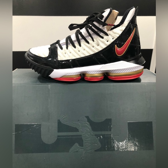 RARE NWT Nike Lebron XBI SB Shoes - Picture 7 of 8